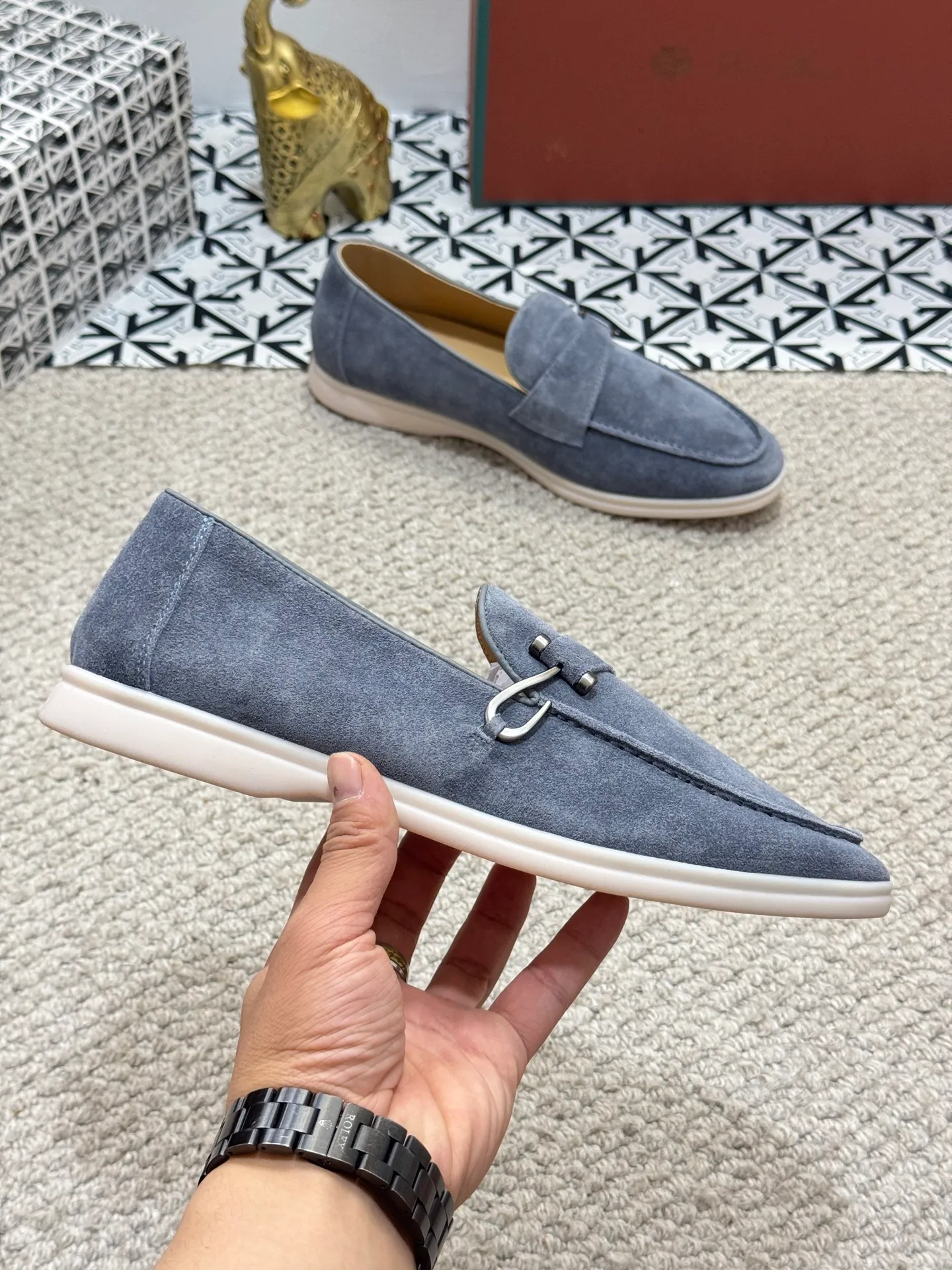 Men's men's shoes 💰380 [New model] 🍓🍓Loro Piana - LP couple model. The new moccasins are made of water-repellent treated suede uppers with rubber soles, a classic. The complex craftsmanship and meticulous structure make the shoes light and soft, allowing you to walk comfortably and freely. Perfect for wearing at the beach or out in the water during the summer. Size: 35-44 (45 customized